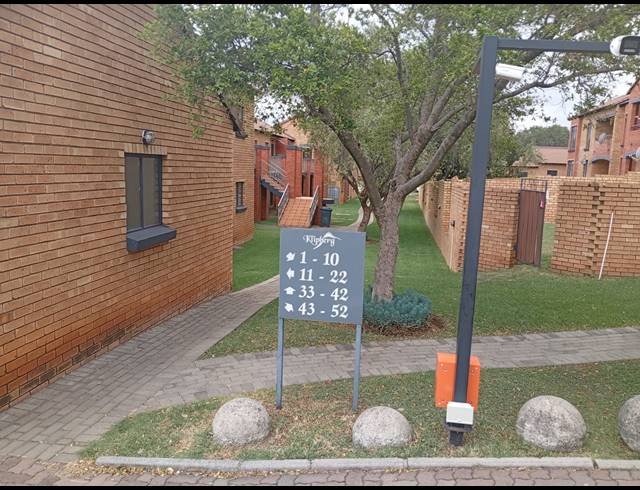 2 BEDROOM TOWNHOUSE FOR SALE IN EQUESTRIA